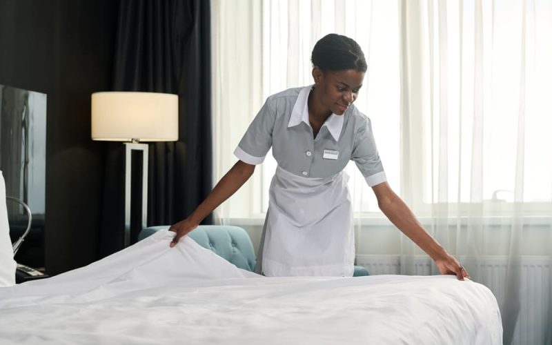 Por qué la limpieza profesional impacta en la calidad del servicio hotelero